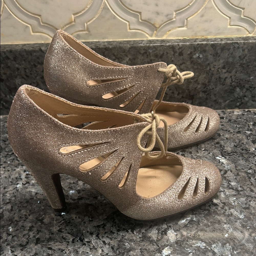 Seychelles Glitter Lace-Up Heels in Rose Gold / Tan Glitter Tone EUC Women’s 6